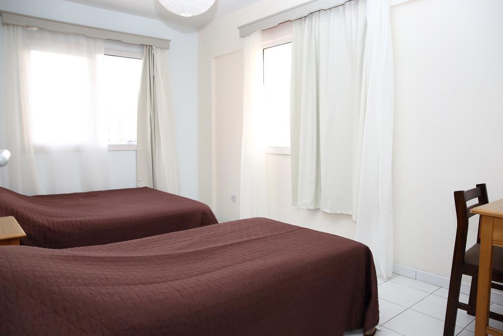 Alora Apartments 拉纳卡 外观 照片