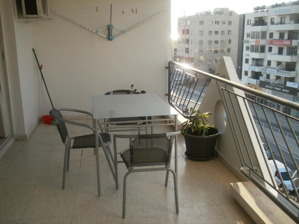 Alora Apartments 拉纳卡 外观 照片