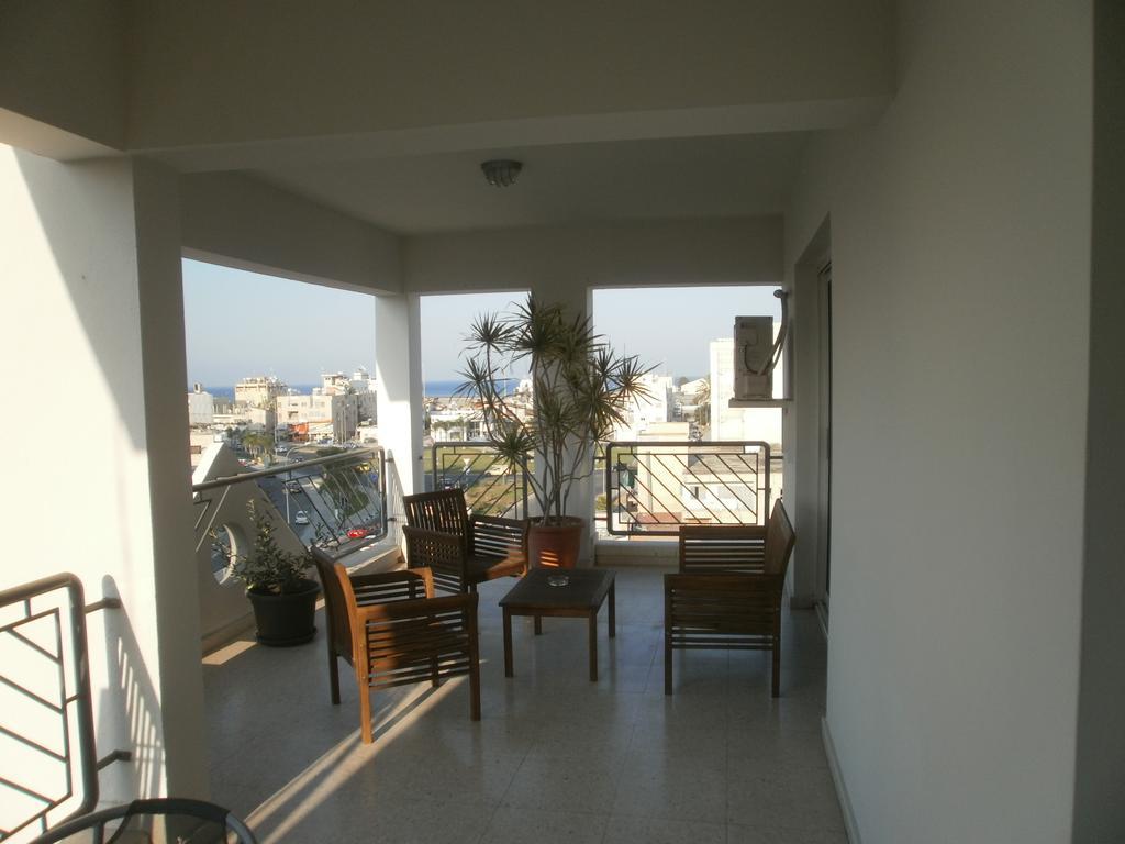 Alora Apartments 拉纳卡 外观 照片