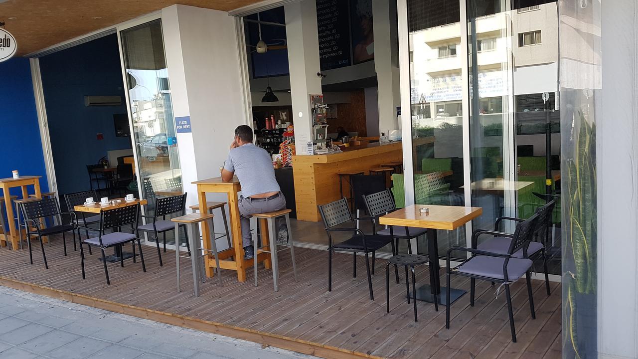 Alora Apartments 拉纳卡 外观 照片