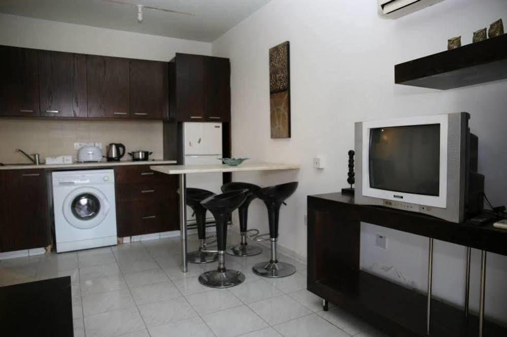 Alora Apartments 拉纳卡 外观 照片