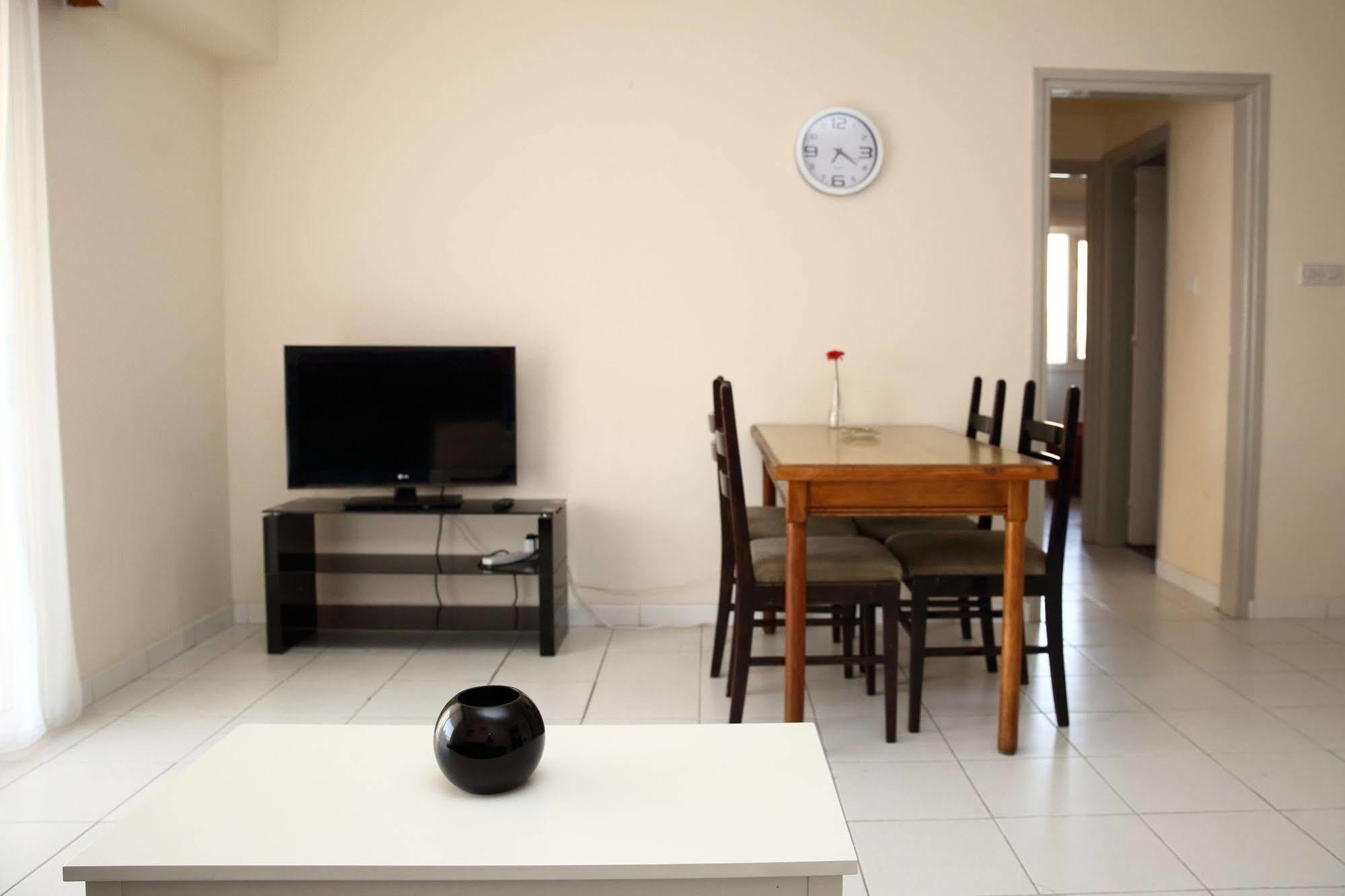 Alora Apartments 拉纳卡 外观 照片