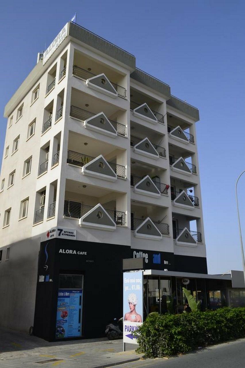 Alora Apartments 拉纳卡 外观 照片