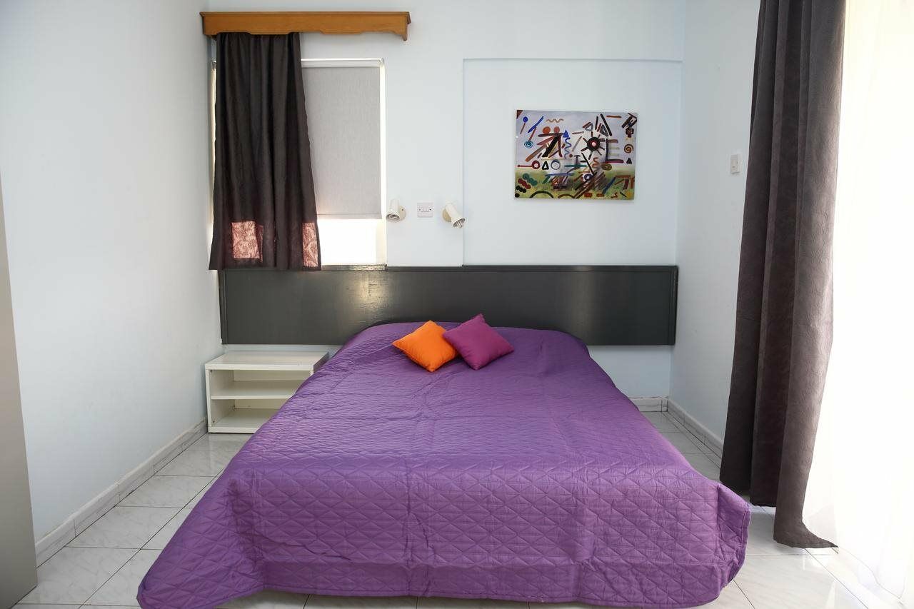 Alora Apartments 拉纳卡 外观 照片