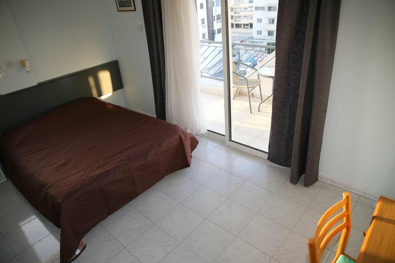 Alora Apartments 拉纳卡 外观 照片