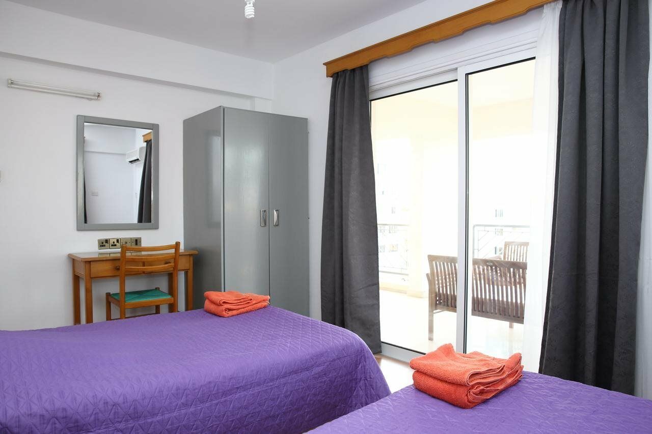 Alora Apartments 拉纳卡 外观 照片